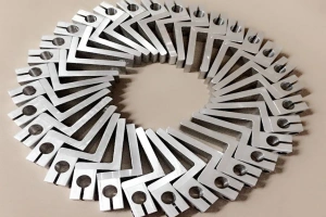 Fiber laser cutting aluminum sheet